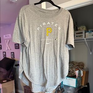 Women’s L Nike Pirates T-Shirt